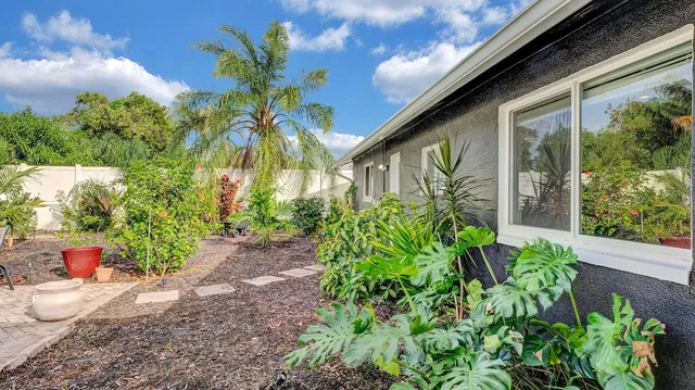 Residence photo 24