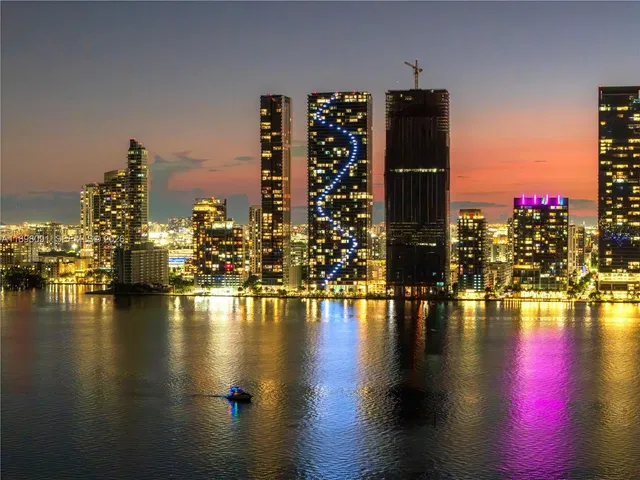 Aria Reserve Miami 4002