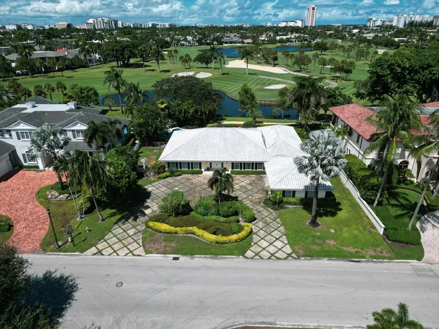 Royal Palm Yacht and Country Club Residence photo 7