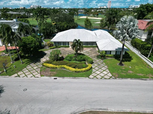 Royal Palm Yacht and Country Club Residence photo 9