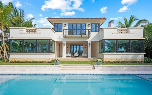 Residence photo 2