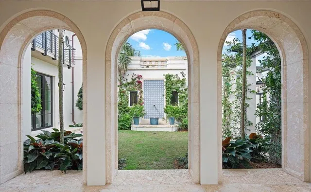 Residence photo 9