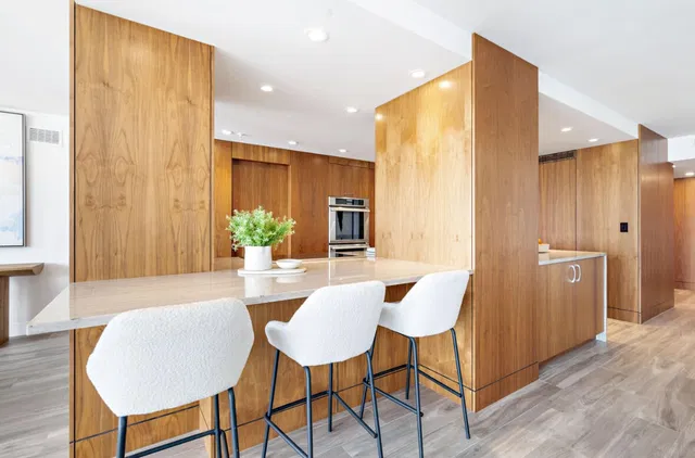 Waterview Towers Unit 1403 photo 6