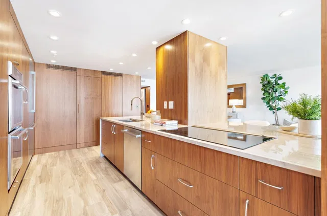 Waterview Towers Unit 1403 photo 9