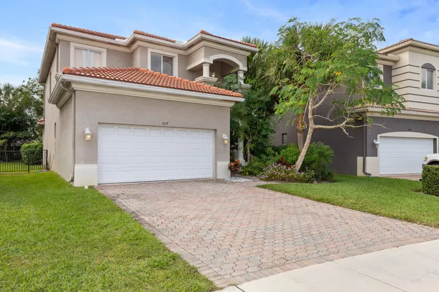 Residence photo 2