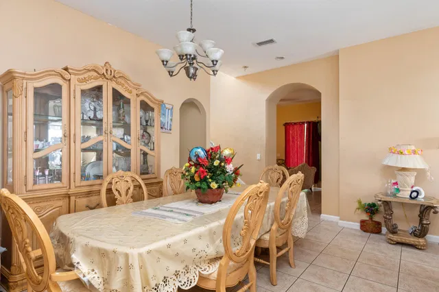 Residence photo 5