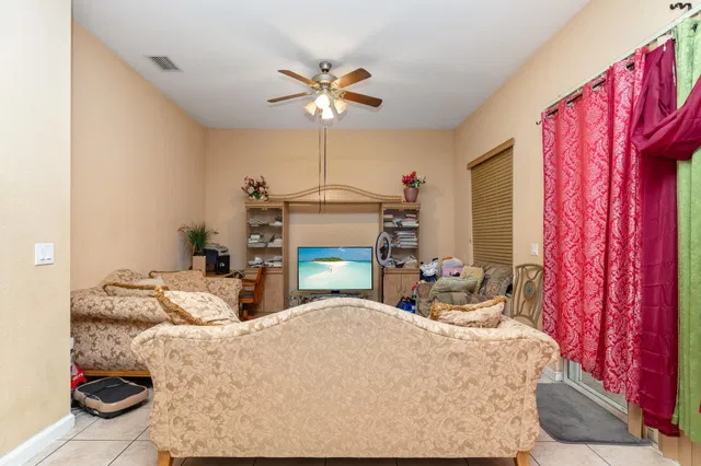 Residence photo 11