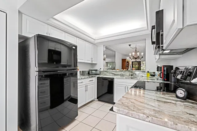 Unit 512 photo 6