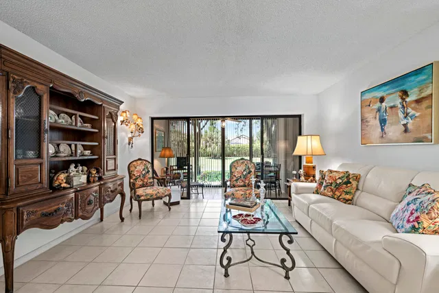 Unit 512 photo 12