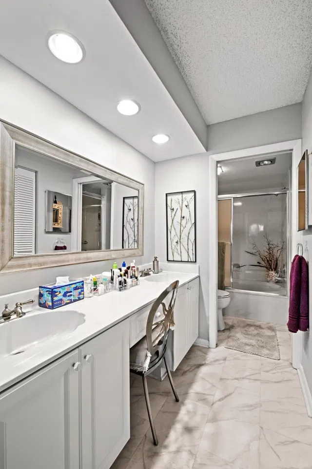 Unit 512 photo 21
