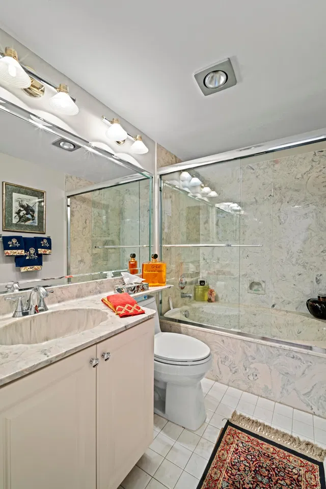 Unit 512 photo 25