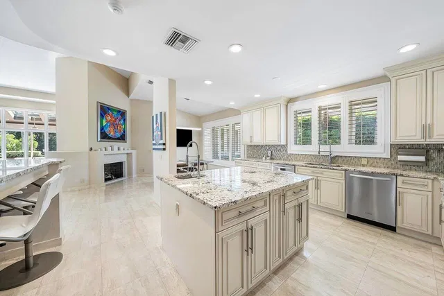 Frenchman's Creek Residence photo 11