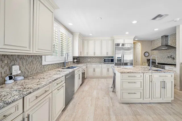Frenchman's Creek Residence photo 12