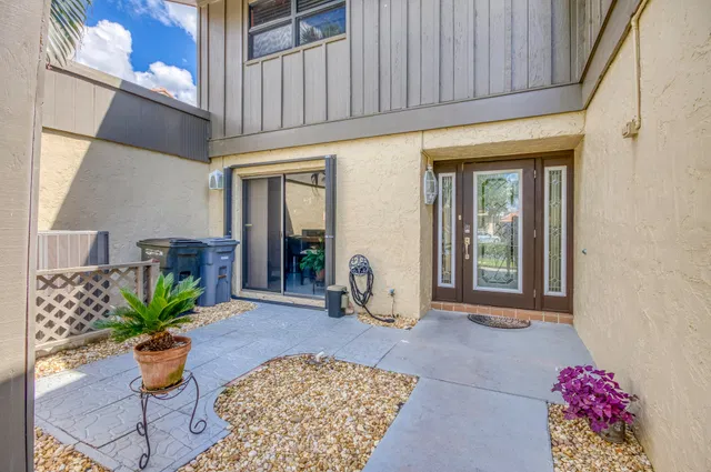 Residence photo 3