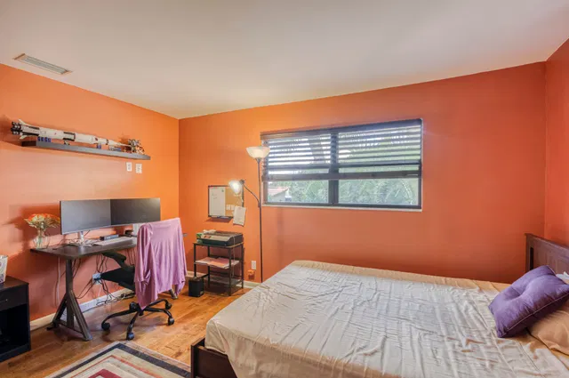 Residence photo 25