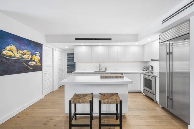 Winthrop House Condos Unit 220 photo 7