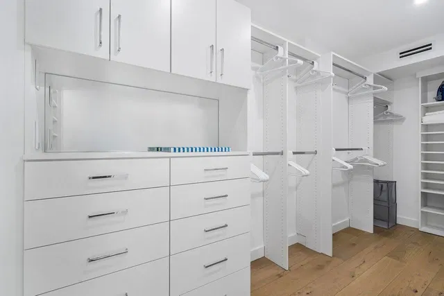 Winthrop House Condos Unit 220 photo 11