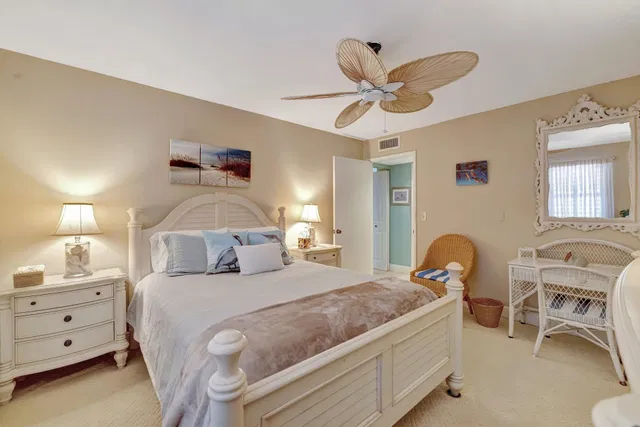 Unit 402 photo 15