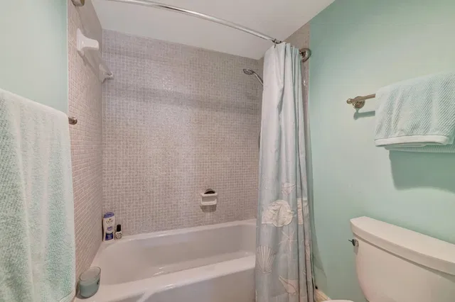 Unit 402 photo 28