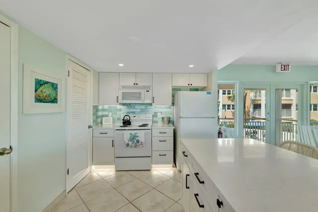 Unit 402 photo 45