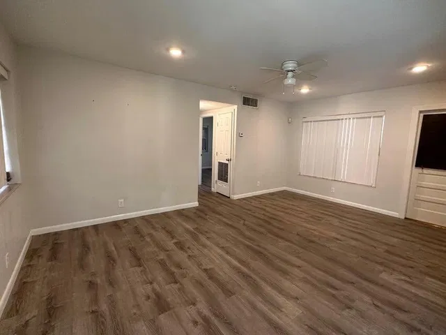 Residence photo 12