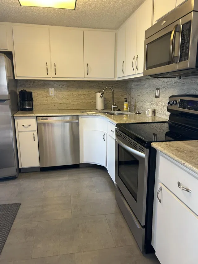 Trianon Unit 504 photo 10