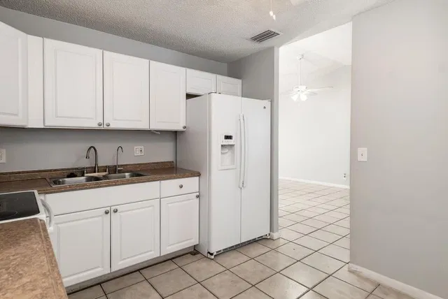 Unit 5692 photo 2