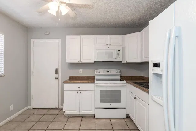 Unit 5692 photo 3