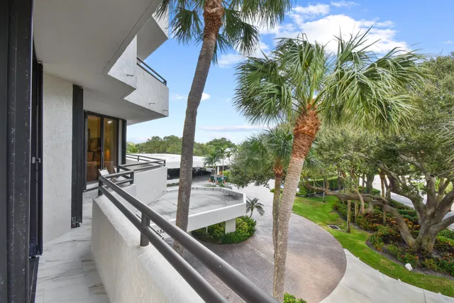 Jonathan's Landing Jupiter FL Unit 302 photo 41