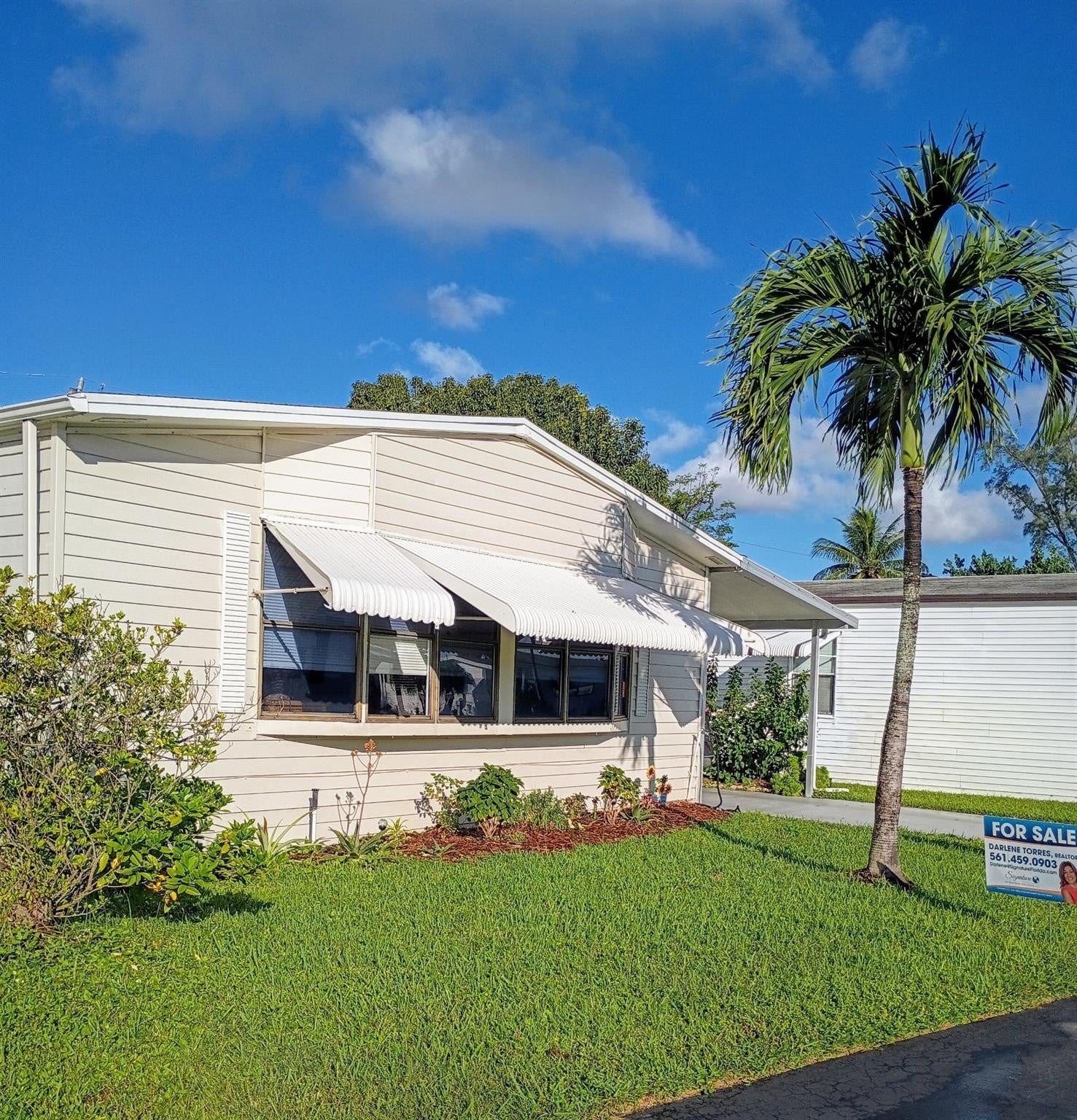 Residence photo 2