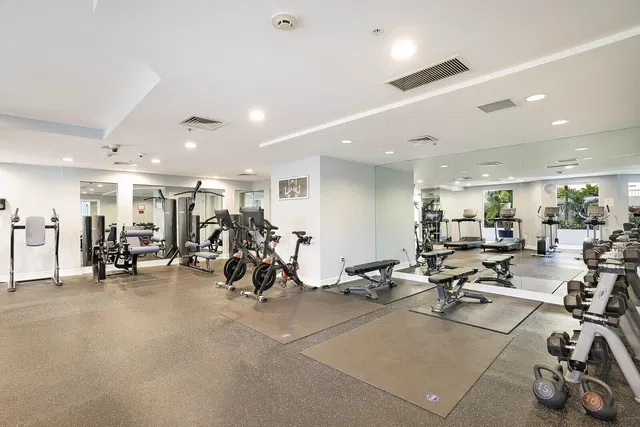 The Strand Unit 1115 photo 37
