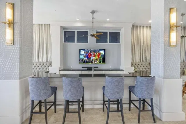 The Strand Unit 1115 photo 39