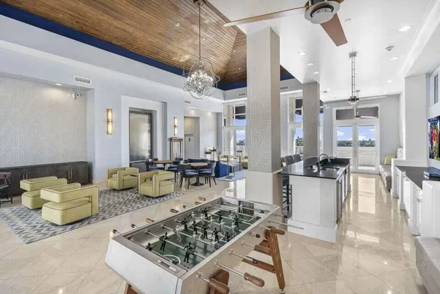 The Strand Unit 1115 photo 40