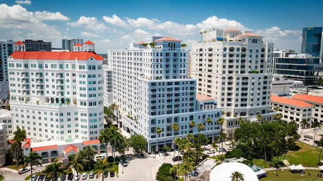 The Strand Unit 1115 photo 42