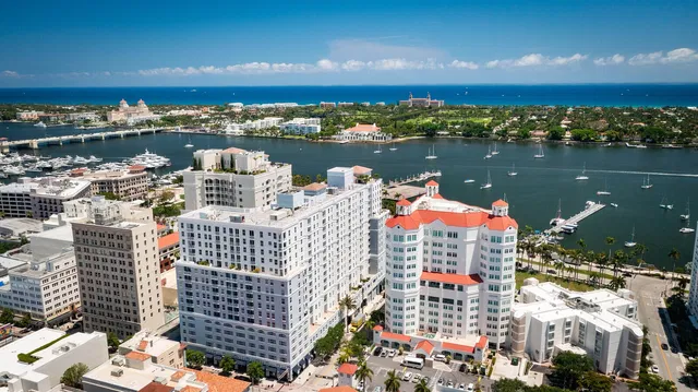 The Strand Unit 1115 photo 46
