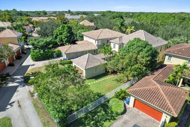 Canterbury Place Residence photo 12