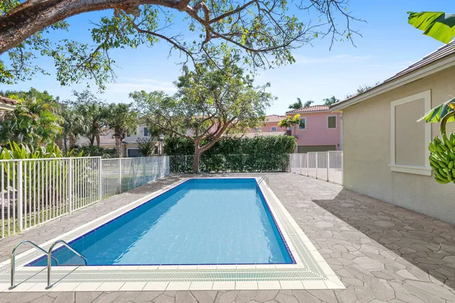 Canterbury Place Residence photo 36