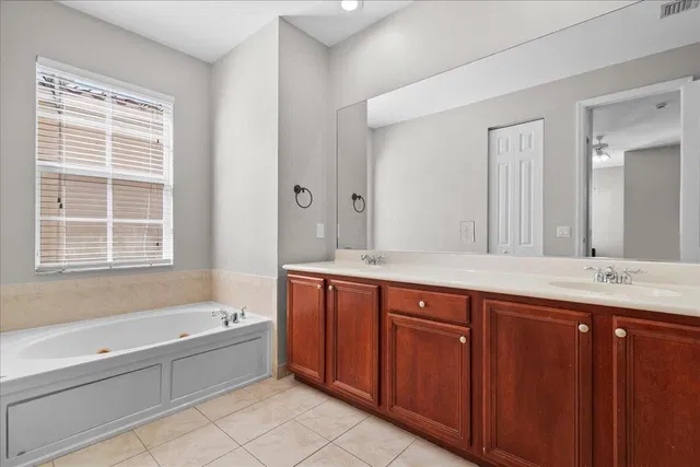 Canterbury Place Residence photo 53