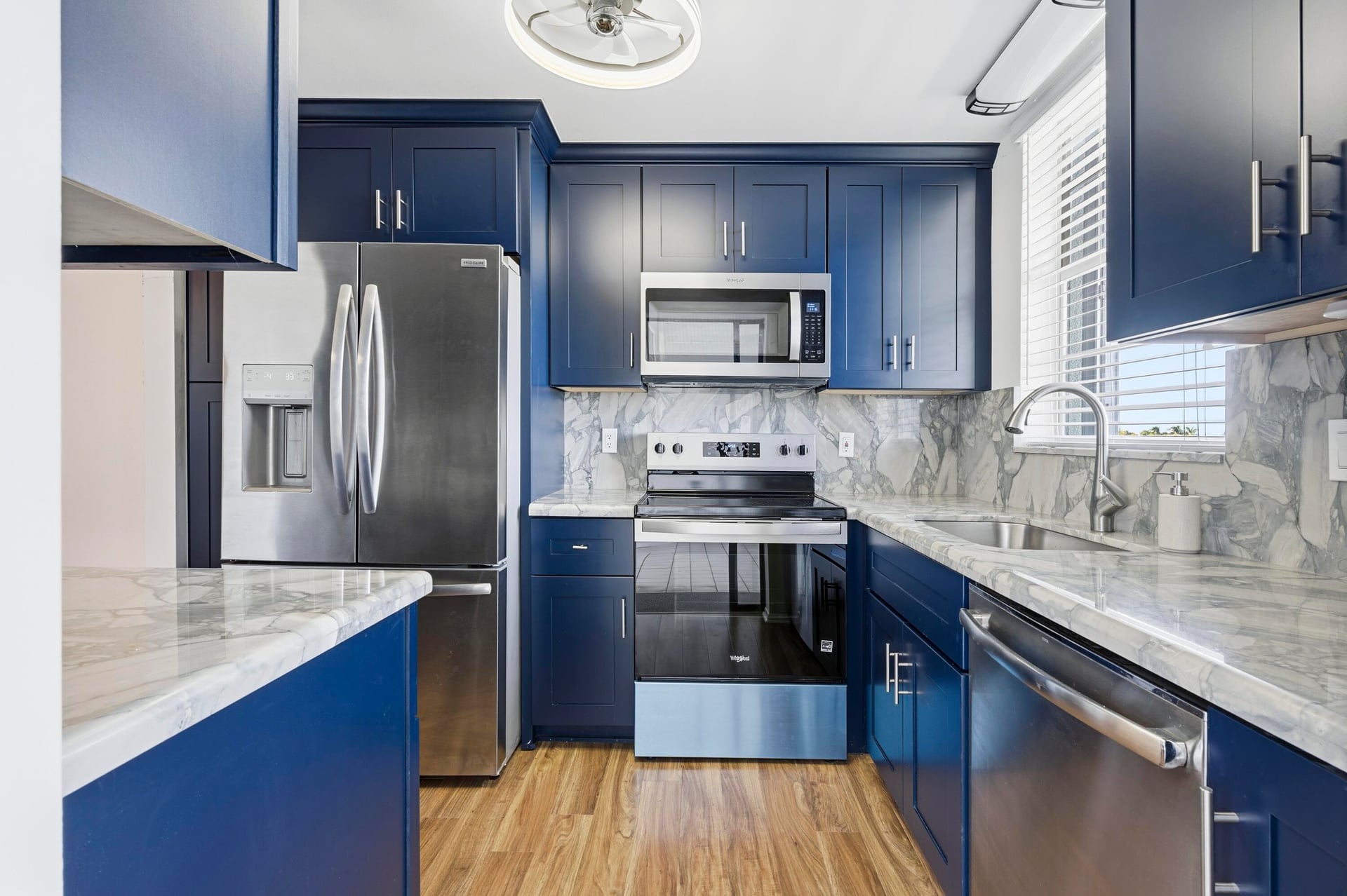  Unit 415 photo 5