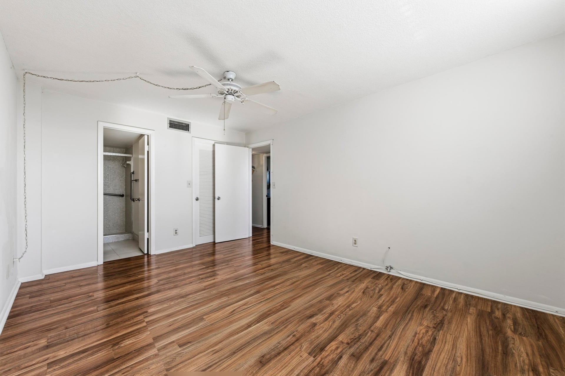  Unit 415 photo 16