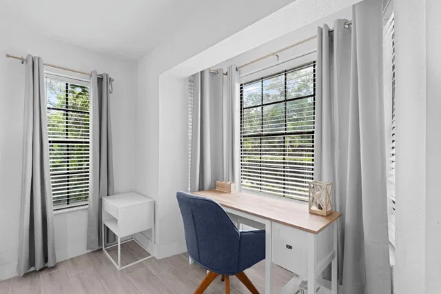 Residence photo 16