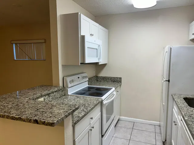  Unit E photo 6