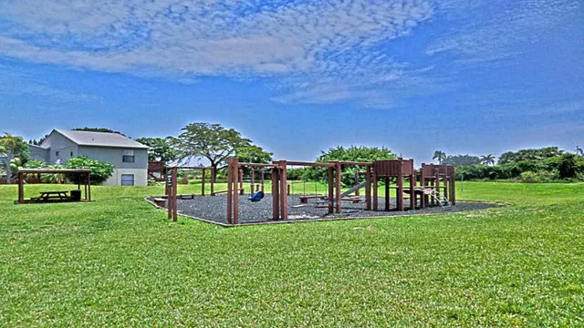  Unit E photo 19