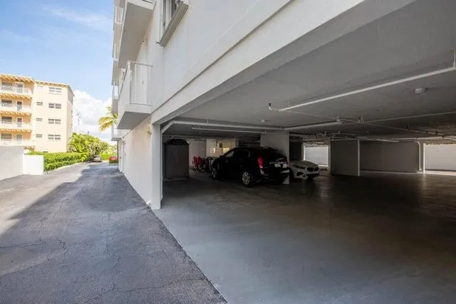  Unit 503 photo 14