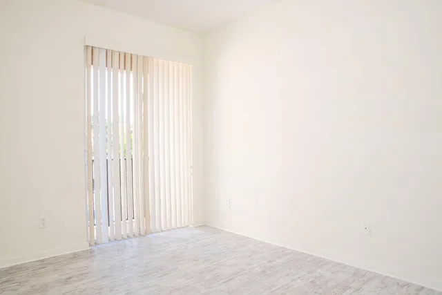  Unit 1802 photo 9