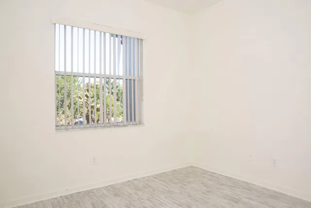  Unit 1802 photo 10