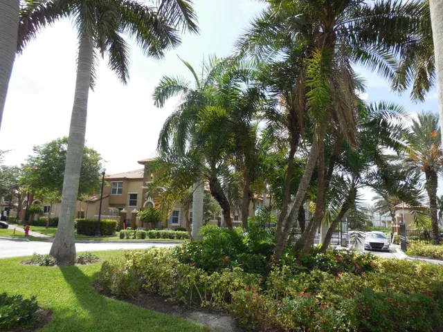  Unit 1802 photo 12