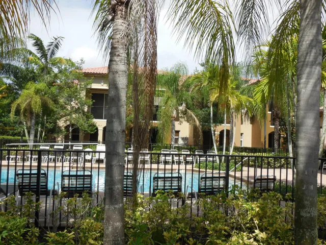  Unit 1802 photo 15