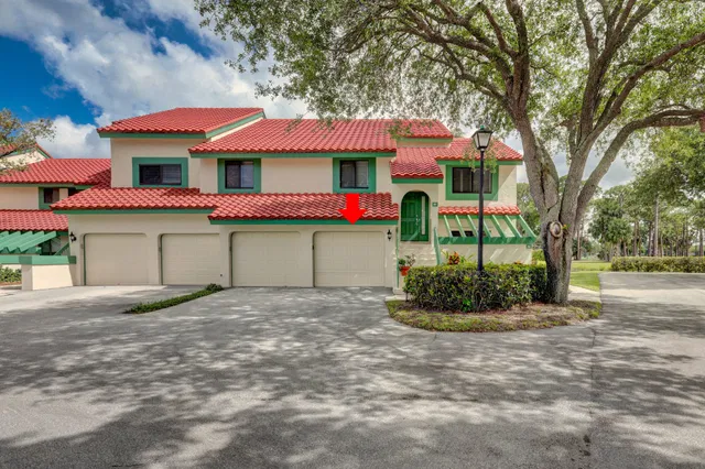 PGA National Palm Beach Gardens Unit D photo 4