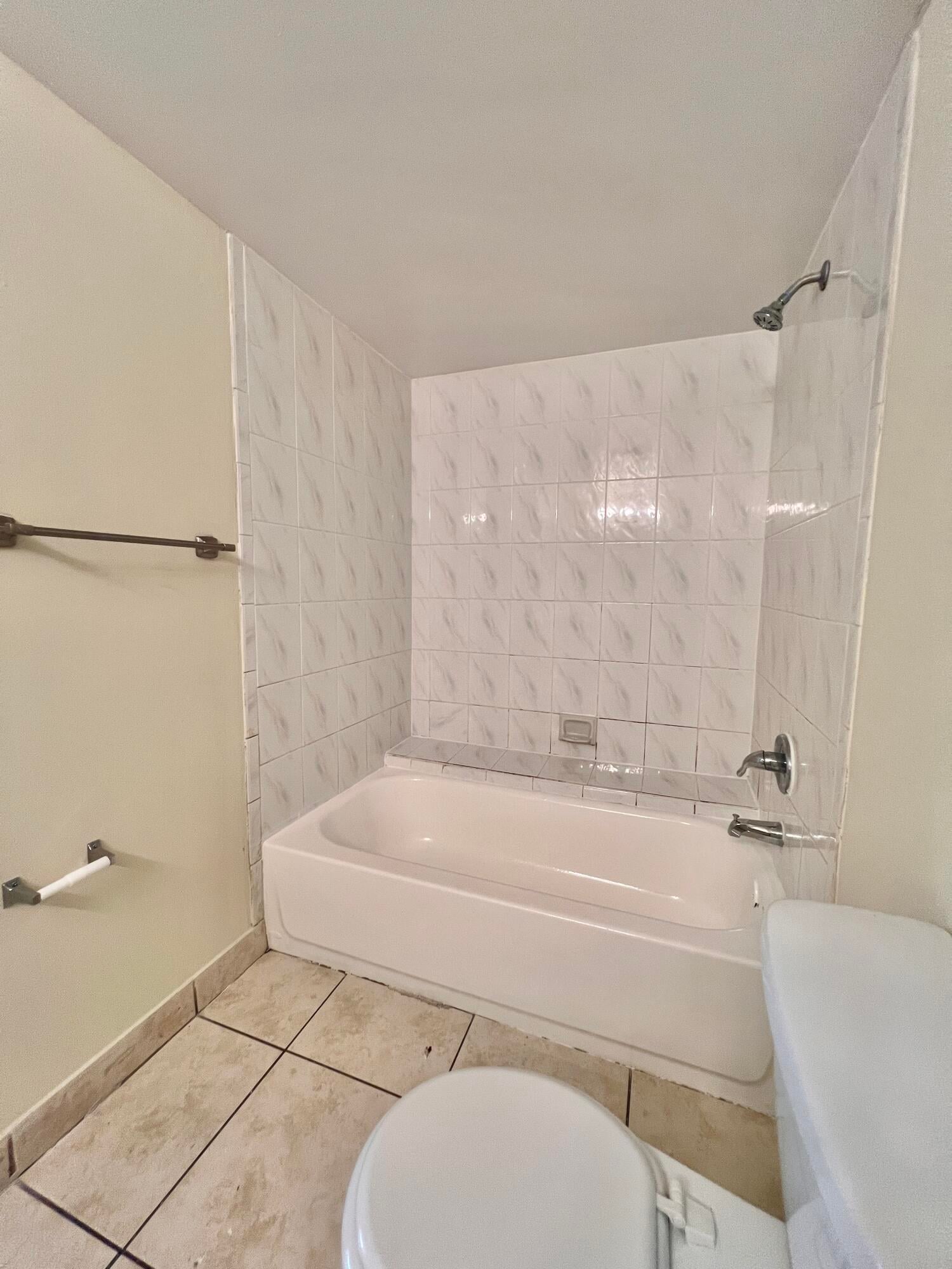 Unit 410 photo 9